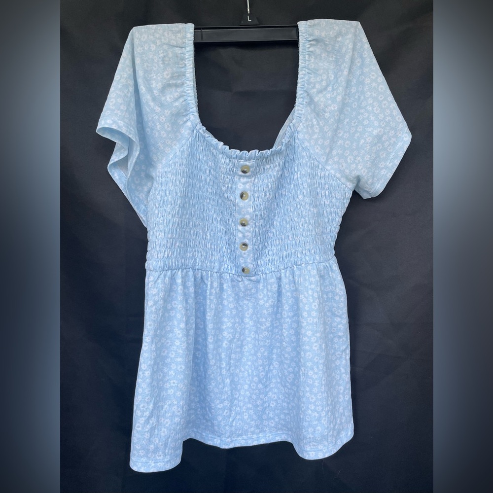 No boundaries brand-size Large 11-13. Short sleeved top/blouse
